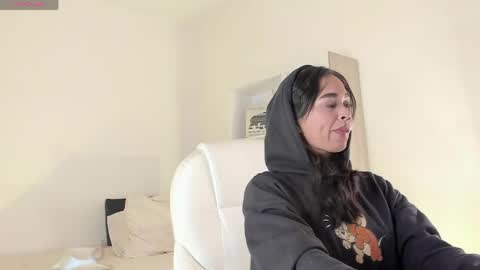 Amber online show from 04/01/26, 01:41