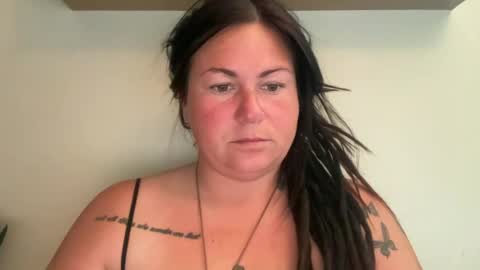 Snapshot of ambermoss7 chatting on 06/15/26, 04:20 ambermoss7 online show from 06/15/26, 04:20