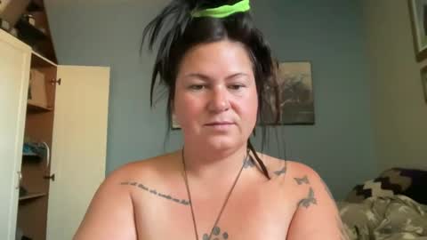 Snapshot of ambermoss7 chatting on 07/06/26, 05:04 ambermoss7 online show from 07/06/26, 05:04