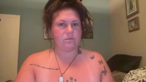 Snapshot of ambermoss7 chatting on 07/18/26, 04:16 ambermoss7 online show from 07/18/26, 04:16