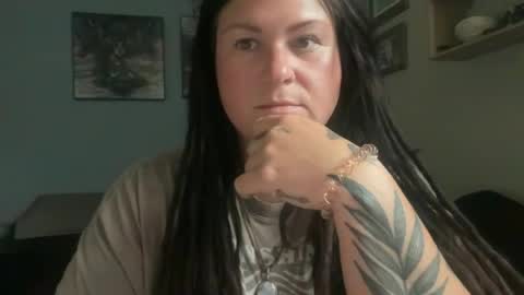 Snapshot of ambermoss7 chatting on 07/26/26, 02:09 ambermoss7 online show from 07/26/26, 02:09