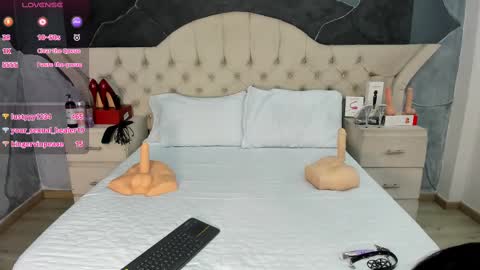 Snapshot of amberrgrey_ chatting on 09/20/25, 02:51 Amber Grey online show from 09/20/25, 02:51