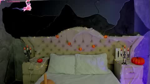 Snapshot of amberrgrey_ chatting on 10/13/25, 05:57 Amber Grey online show from 10/13/25, 05:57