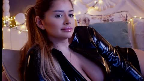 Amberseyes online show from 12/28/24, 12:45