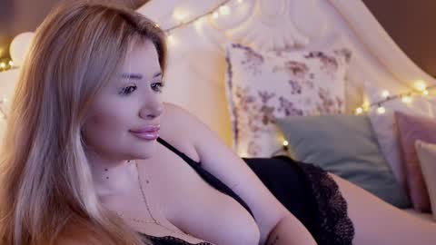 Amberseyes online show from 12/30/24, 09:59