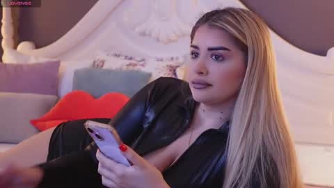 Amberseyes online show from 02/15/25, 11:06