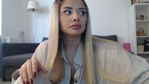 Amberseyes online show from 09/19/25, 10:49