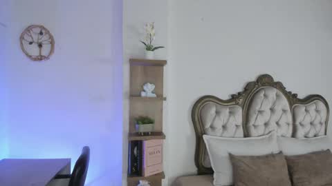 Snapshot of amberweest chatting on 12/15/25, 08:46 Amber online show from 12/15/25, 08:46