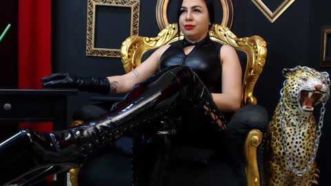 Snapshot of amberxsmithx chatting on 01/06/25, 05:08 AMBER online show from 01/06/25, 05:08