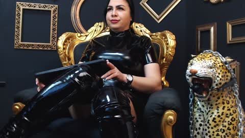 Snapshot of amberxsmithx chatting on 02/05/25, 08:21 AMBER online show from 02/05/25, 08:21