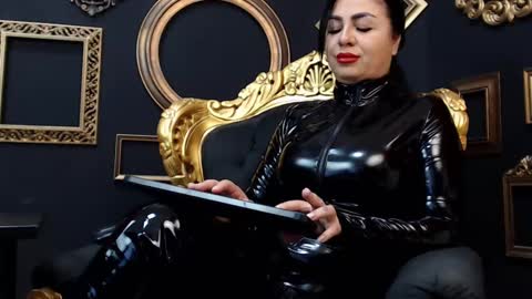 Snapshot of amberxsmithx chatting on 02/25/25, 05:41 AMBER online show from 02/25/25, 05:41