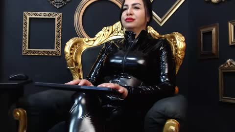 Snapshot of amberxsmithx chatting on 03/10/25, 05:11 AMBER online show from 03/10/25, 05:11