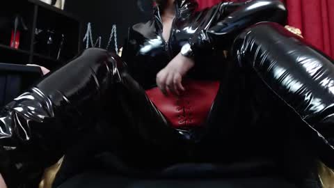 Snapshot of amberxsmithx chatting on 09/09/25, 04:01 AMBER online show from 09/09/25, 04:01