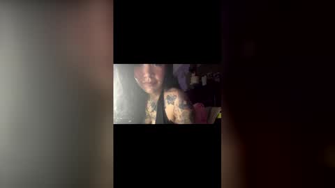 Snapshot of ambitiousreyna chatting on 03/22/26, 01:42 ambitiousreyna online show from 03/22/26, 01:42