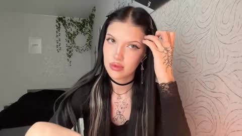 Alica online show from 11/24/25, 11:21