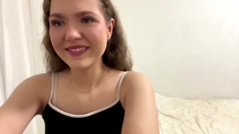 Snapshot of ameeteuscher chatting on 06/17/26, 05:14 Mia online show from 06/17/26, 05:14