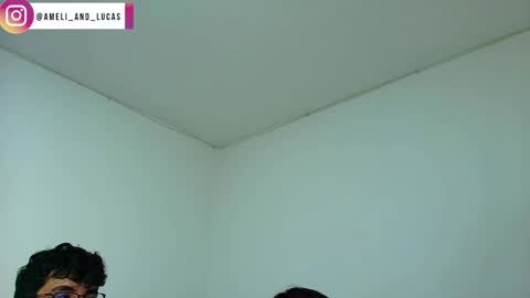 Snapshot of ameli_and_lucas chatting on 12/19/24, 03:18 Amelia  Lucas online show from 12/19/24, 03:18