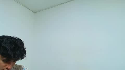 Snapshot of ameli_and_lucas chatting on 01/22/25, 01:10 Amelia  Lucas online show from 01/22/25, 01:10