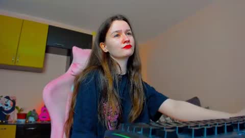 Snapshot of ameli_moon chatting on 06/26/26, 06:45 Eileen online show from 06/26/26, 06:45
