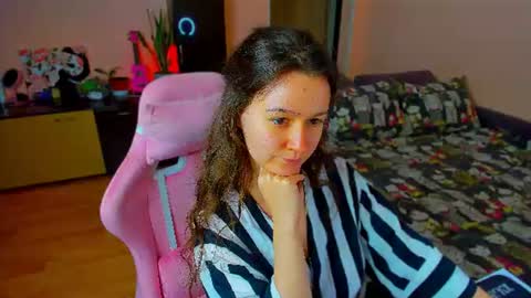 Snapshot of ameli_moon chatting on 07/26/26, 03:41 Eileen online show from 07/26/26, 03:41