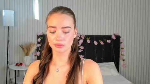 Snapshot of ameli_povilainn chatting on 10/02/25, 11:28 Ameli online show from 10/02/25, 11:28