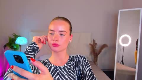 Snapshot of ameli_povilainn chatting on 10/09/25, 10:24 Ameli online show from 10/09/25, 10:24