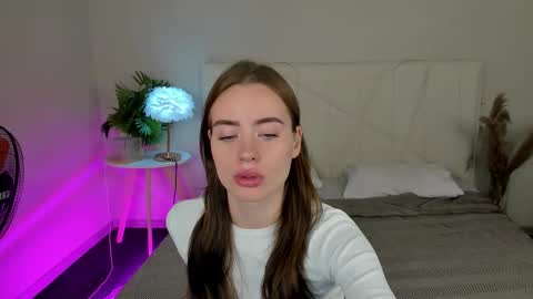 Snapshot of ameli_povilainn chatting on 10/14/25, 11:00 Ameli online show from 10/14/25, 11:00