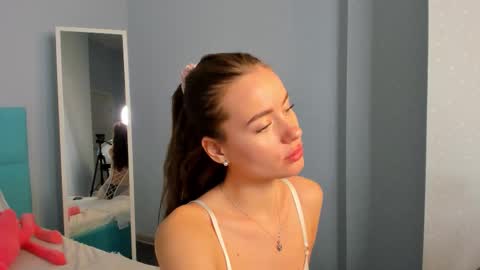 Snapshot of ameli_povilainn chatting on 10/25/25, 11:07 Ameli online show from 10/25/25, 11:07