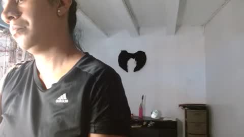 Snapshot of amelia_2023 chatting on 11/18/25, 02:43 amelia online show from 11/18/25, 02:43