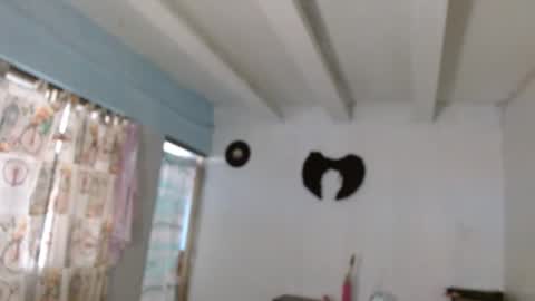 Snapshot of amelia_2023 chatting on 11/25/25, 01:11 amelia online show from 11/25/25, 01:11