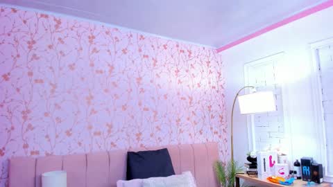 Amelia Adams online show from 11/24/25, 07:02