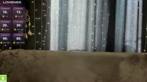Snapshot of amelia_skyy chatting on 06/26/26, 01:21 Anna online show from 06/26/26, 01:21