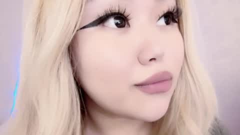 Amelia online show from 02/27/25, 03:47