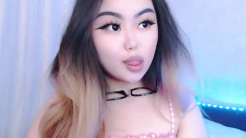 Snapshot of amelia_sunlight chatting on 06/10/26, 05:23 Amelia online show from 06/10/26, 05:23