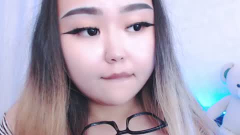 Snapshot of amelia_sunlight chatting on 06/27/26, 04:12 Amelia online show from 06/27/26, 04:12