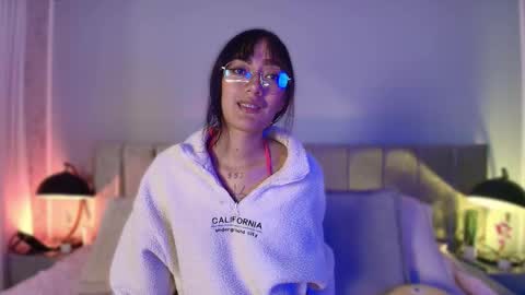 lia online show from 10/18/25, 12:06