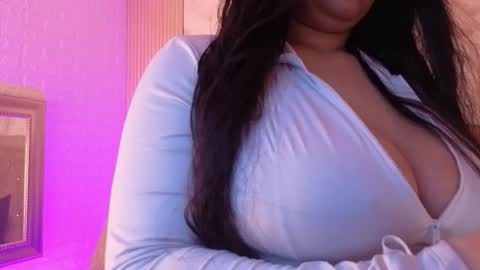 AMELIA CASTELL  online show from 03/26/26, 11:27