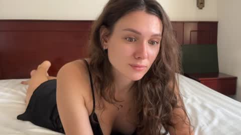 Snapshot of ameliahenderson chatting on 06/24/26, 11:15 Ameli online show from 06/24/26, 11:15