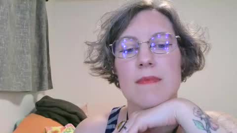 Snapshot of ameliaishka chatting on 05/17/26, 04:10 Ameliaishka online show from 05/17/26, 04:10