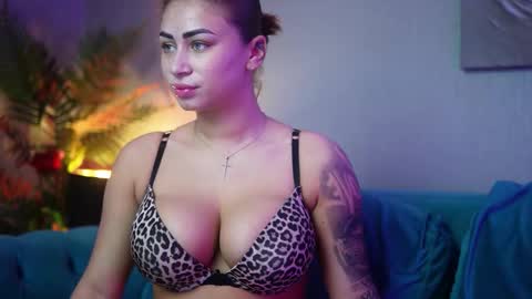  Amelia  online show from 11/11/25, 09:37