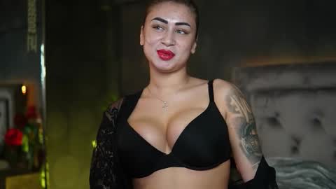  Amelia  online show from 11/19/25, 06:08