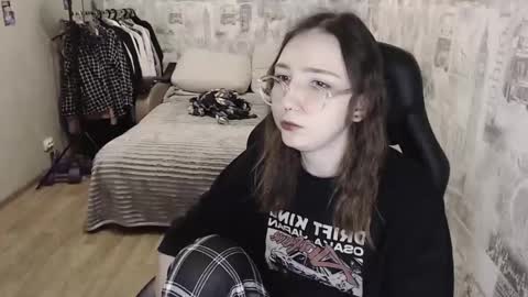 Snapshot of ameliakamishiro chatting on 12/06/24, 02:06 Amelia online show from 12/06/24, 02:06