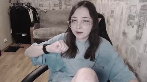 Snapshot of ameliakamishiro chatting on 03/01/25, 10:53 Amelia online show from 03/01/25, 10:53