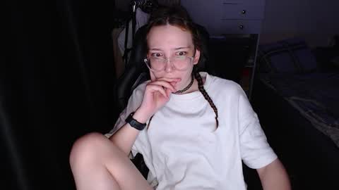 Amelia online show from 11/24/25, 02:22