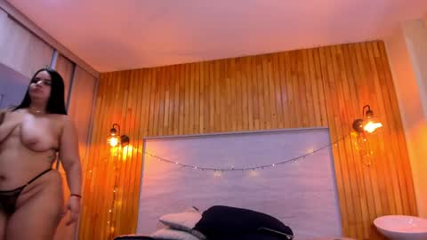 Daniela online show from 12/31/24, 04:35