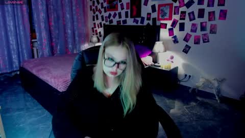 Amelia online show from 04/01/26, 08:39