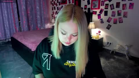 Amelia online show from 04/02/26, 08:39