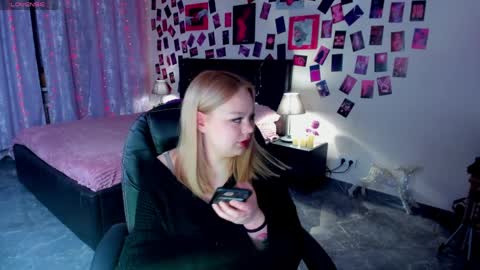 Amelia online show from 04/07/26, 09:37