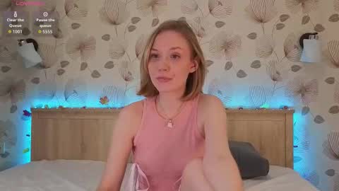 Snapshot of ameliamurrr chatting on 11/08/25, 08:03 Emmy online show from 11/08/25, 08:03