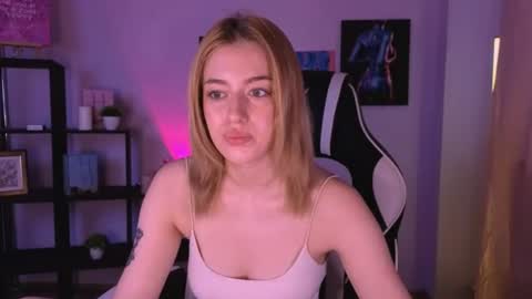 Snapshot of ameliarosaline chatting on 06/16/26, 04:04 ameliarosaline online show from 06/16/26, 04:04
